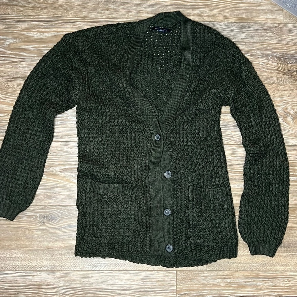 American Eagle sweater cardigan